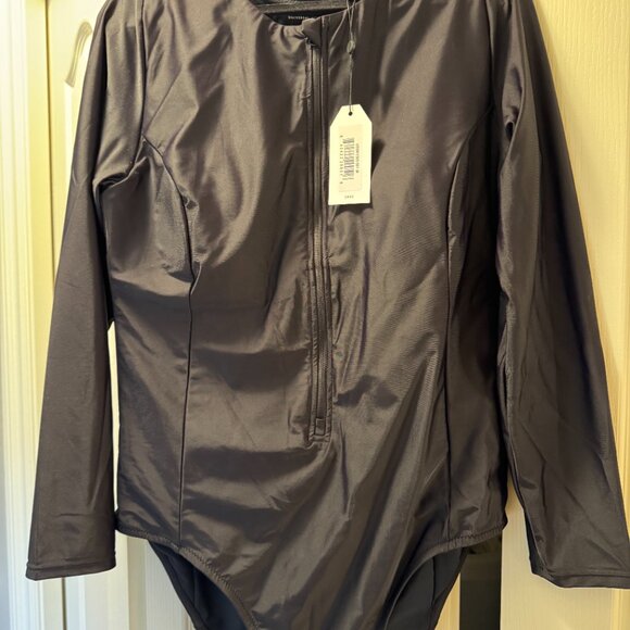 NWT Universal Standard Long-sleeved swim suit - M (18/20) - Picture 5 of 12